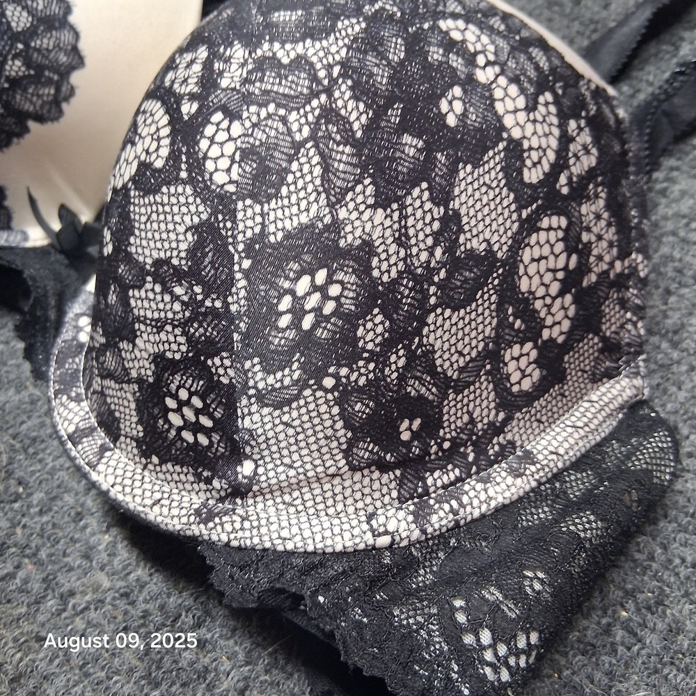 Victoria Secret Dream Angels Perfect Coverage Black Lace 32 DD Bra - Picture 3 of 6